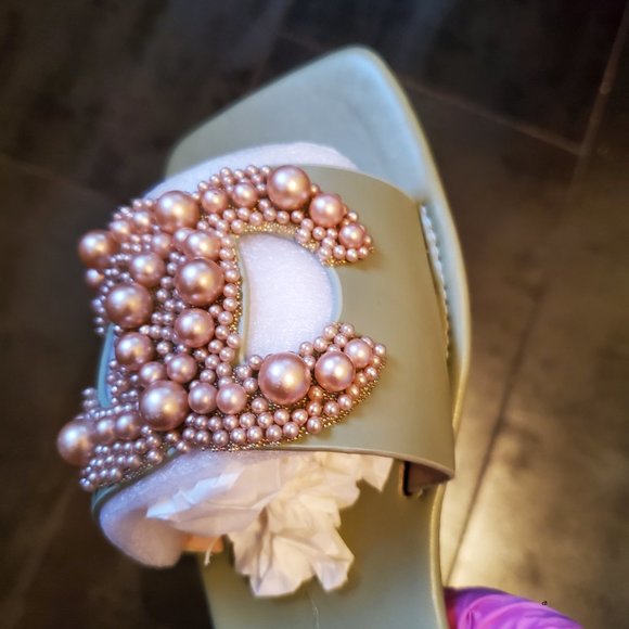 Olive 'Pearl' Sandals - Picture 7 of 7